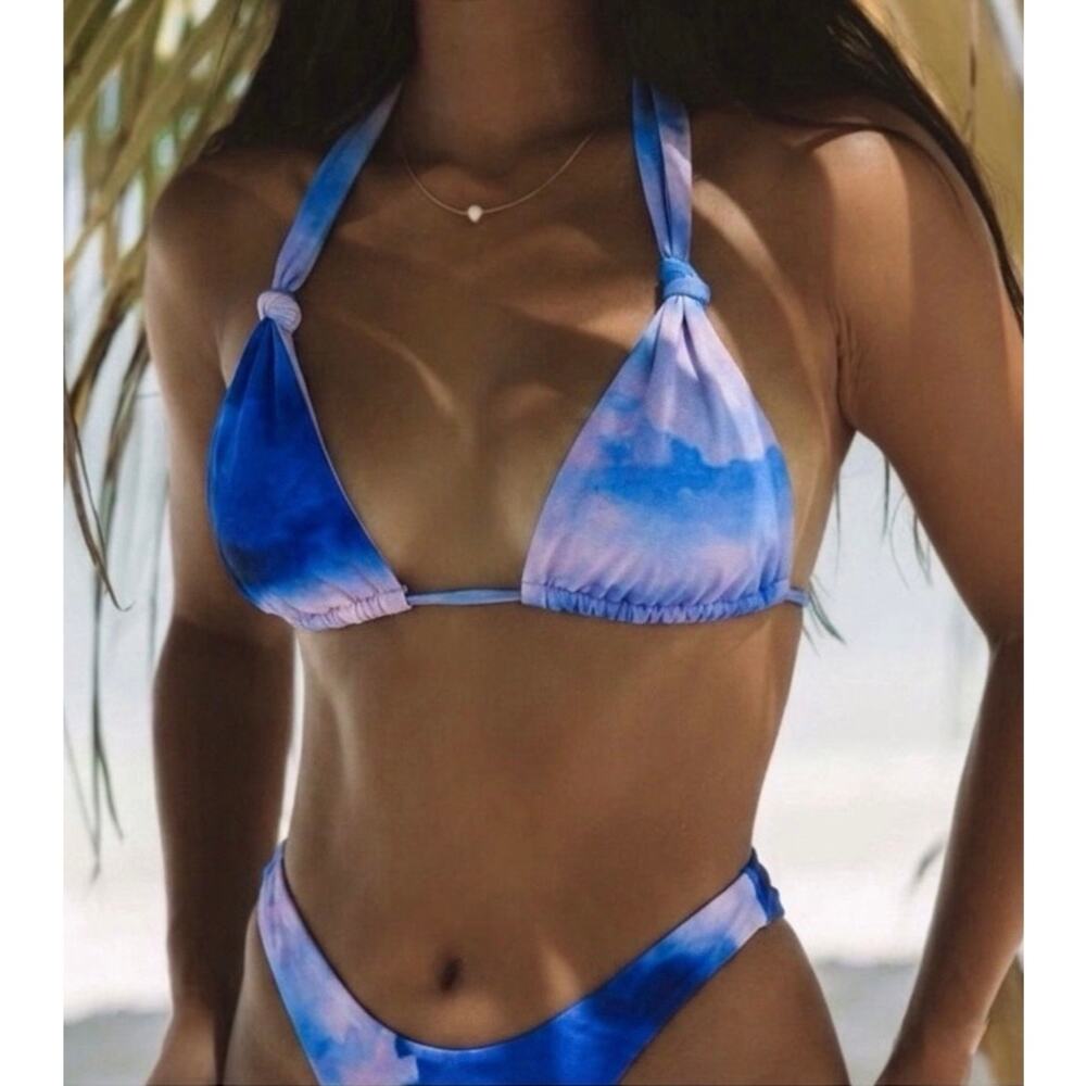 Skatie• ‘Darby’ Bikini Top in DREAM Cloud